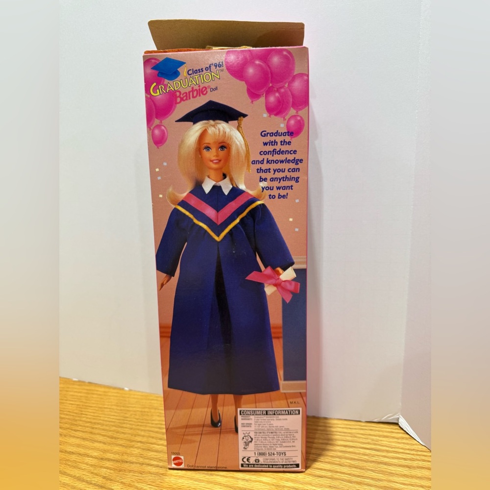 Barbie Graduation 1996 Doll in Blue and Pink NIB - Picture 2 of 7